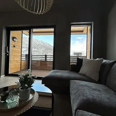 Pa Helgatun Fjellpensjonat As I Myrkdalen Vossestrand