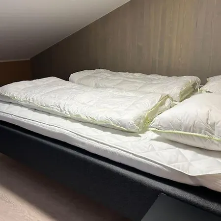 Pa Helgatun Fjellpensjonat As I Myrkdalen