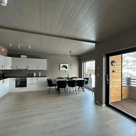 Pa Helgatun Fjellpensjonat As I Myrkdalen