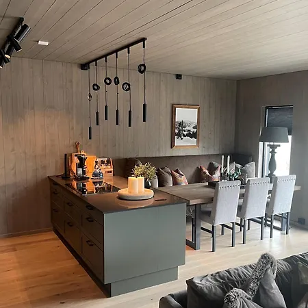 Pa Helgatun Fjellpensjonat As I Myrkdalen Vossestrand