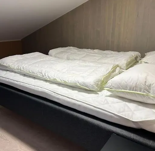 Pa Helgatun Fjellpensjonat As I Myrkdalen