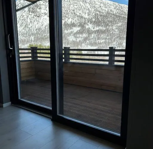 Pa Helgatun Fjellpensjonat As I Myrkdalen