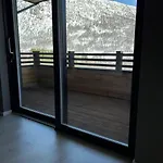Pa Helgatun Fjellpensjonat As I Myrkdalen