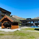 Pa Helgatun Fjellpensjonat As I Myrkdalen Vossestrand
