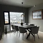 Pa Helgatun Fjellpensjonat As I Myrkdalen Apartamento *