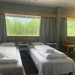 Pa Helgatun Fjellpensjonat As I Myrkdalen